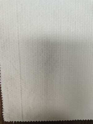 Kıyafetleri koruyun %5 Para Aramid'den yapılmış Meta Aramid kumaşı ve hasarlı uzunluğu 4.5 cm. Güvenlik koruyucu donanım için idealdir.