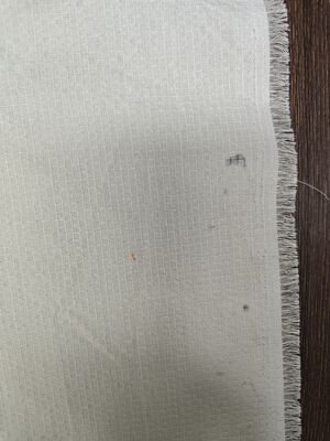 Kıyafetleri koruyun %5 Para Aramid'den yapılmış Meta Aramid kumaşı ve hasarlı uzunluğu 4.5 cm. Güvenlik koruyucu donanım için idealdir.
