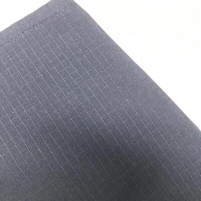 Pürüzsüz dokulu Lenzing Viskon Kumaş, düz desenli ve yüksek dayanıklılığa sahip, moda ve tekstil üretimi için mükemmel bir seçim