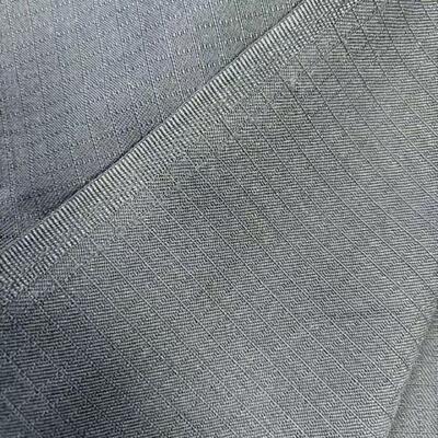 Yıkama Stabilitesi 40-60°C 5 Döngü Düşük Nem Emme ve Mükemmel Elektrik Yalıtım Özelliklerine Sahip 1,5 Meta Aramid Kumaş